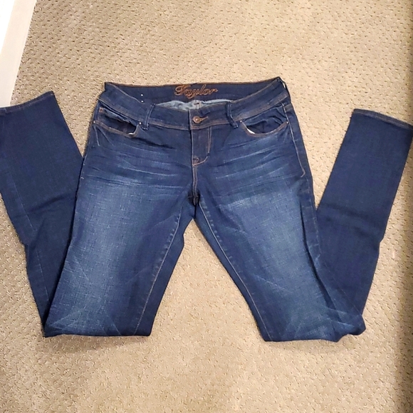 ๐ 2 for $35 sale ๐ Delia's brand ladies jeans " Taylor" 9/10l NEW - Picture 1 of 9